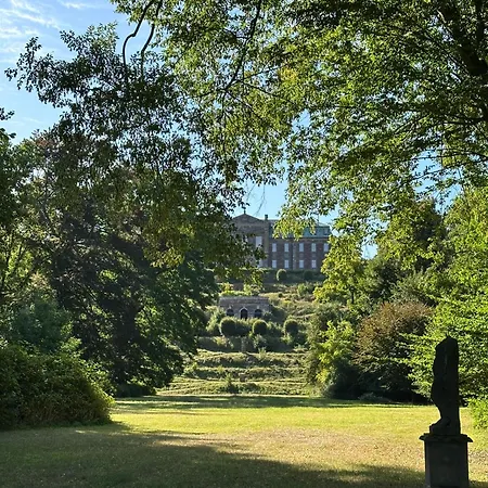 ホテル Schloss Gaestehaus Burgscheidungen