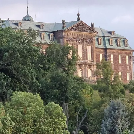 Schloss Burgscheidungen فندق