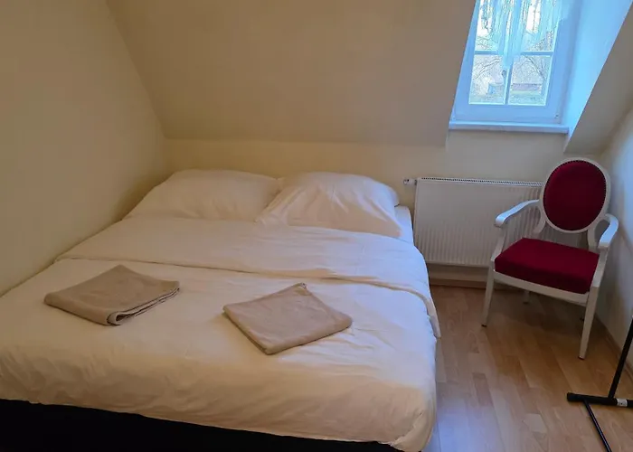 Schloss Gaestehaus Burgscheidungen